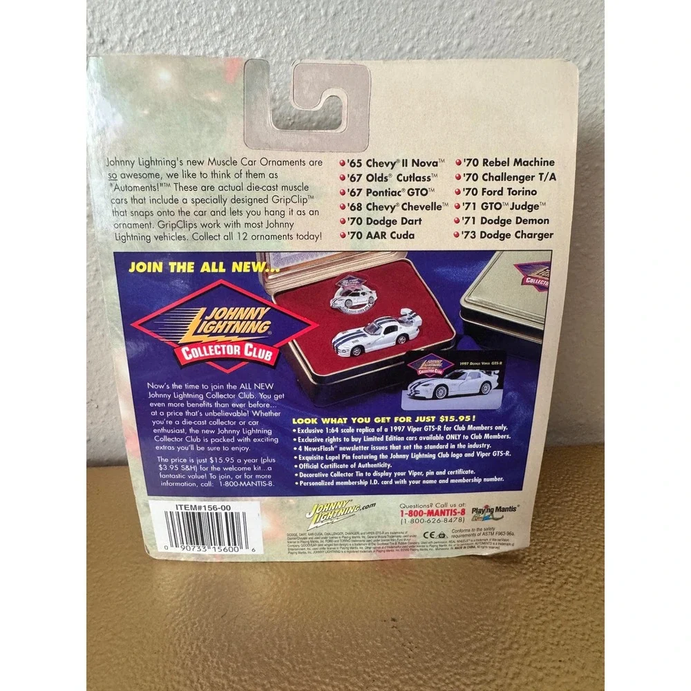 Vintage Johnny Lightning‎ Holiday Muscle Ornaments 1967 Olds Cutlass Diecast Car